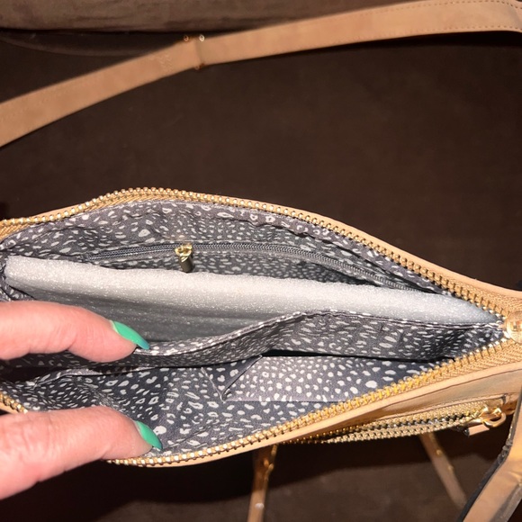 Tan boho purse nwt - Picture 3 of 5